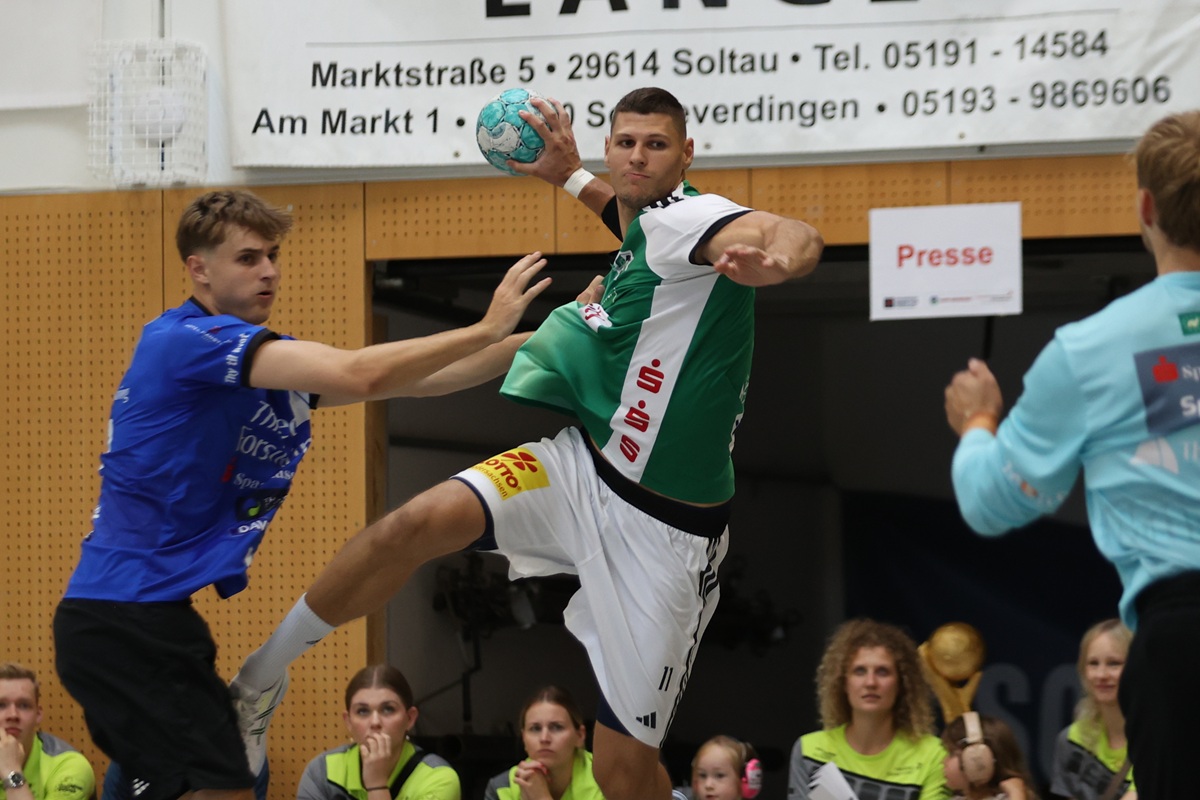 Das Foto zeigt Sebastian Heymann im Wurf